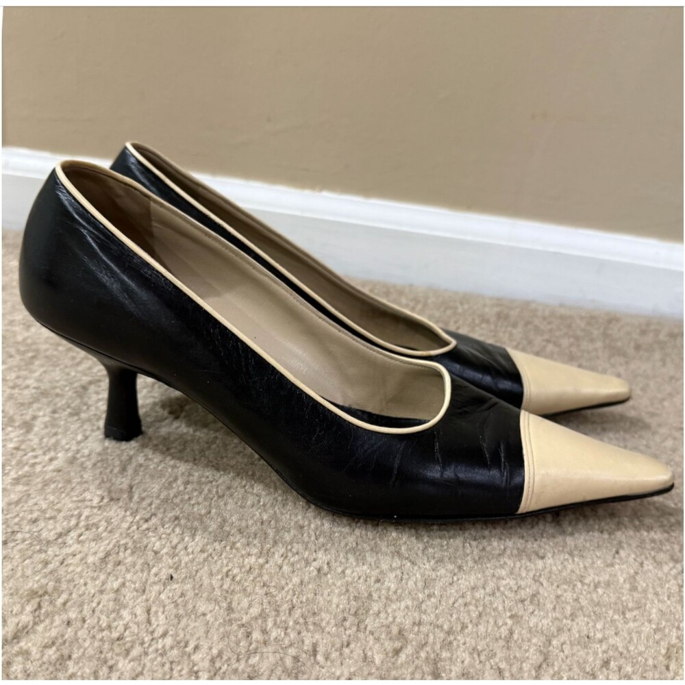 CHANEL Pumps 37.5 Black Beige Leather Cap Toe Pointed Kitten Heel Made Italy - Picture 2 of 14
